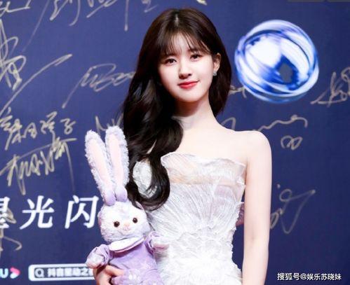 全民吃瓜 赵露思图片,美照曝光引热议